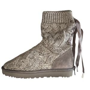 Women's UGG Isla Suede Knitted Lace-Up Comfort Winter Snow Boot Size 6 Brown